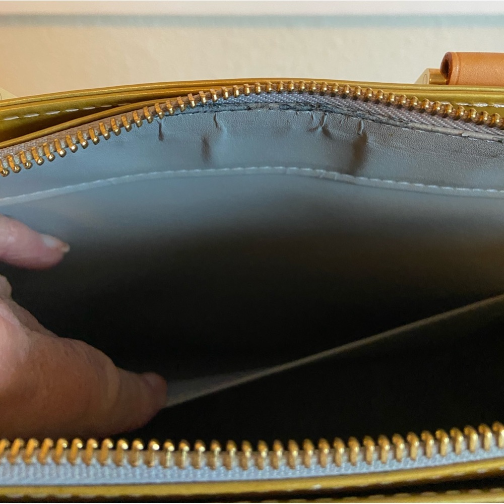 SOLD LV VGUC Vintage Columbus Tote in Green Vernis Leather - Picture 11 of 16